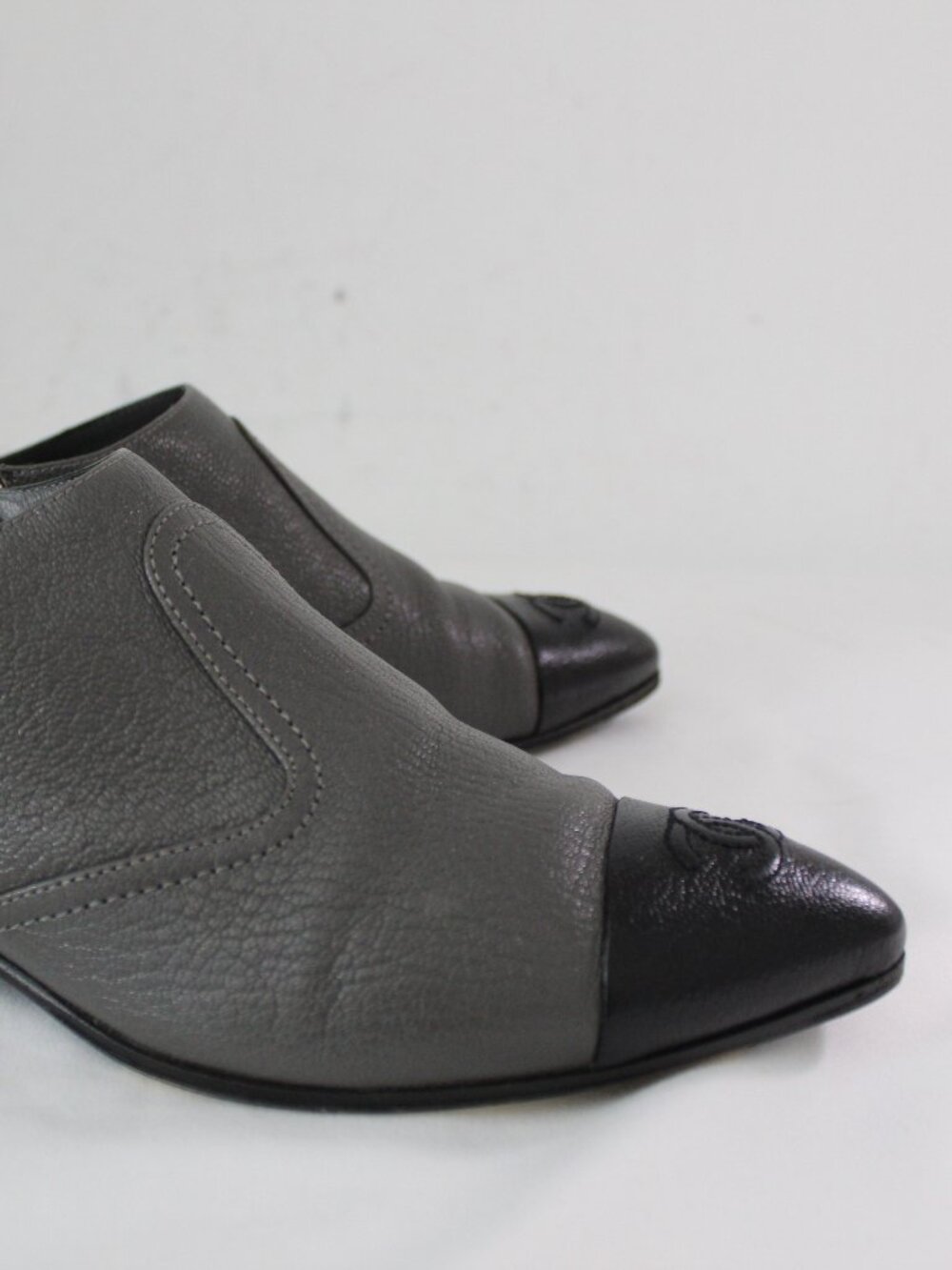 Chanel CC Cap Toe Gray Black Short Booties Loafers Side Zip Leather 38 - Picture 3 of 7